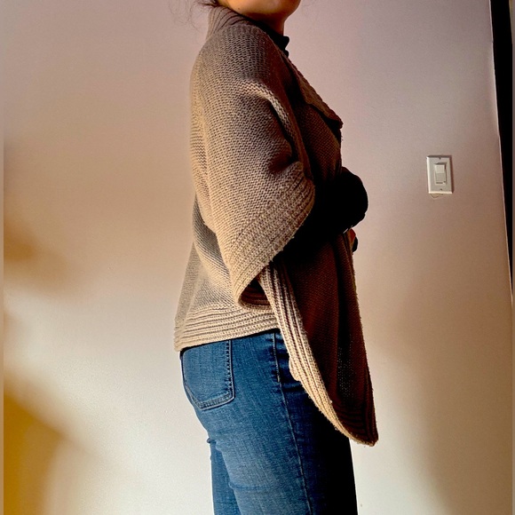 Cape jacket - Picture 2 of 3